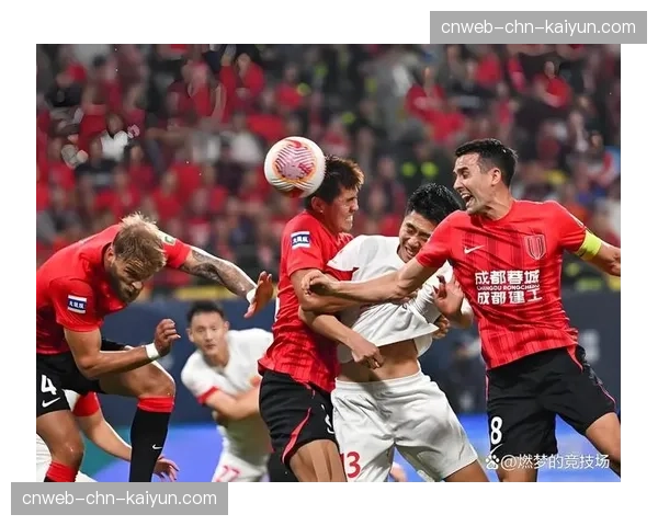 成都凤凰山体育场涌入四万球迷，西南德比氛围火爆