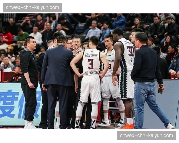 杨贤钟和裴俊镐等新生代球员有望成为奇兵,他们的冲击力或将在比赛末段为球队带来战术变化。 杨贤钟和裴俊镐等新生代球员有望成为奇兵,他们的冲击力或将在比赛末段为球队带来战术变化。